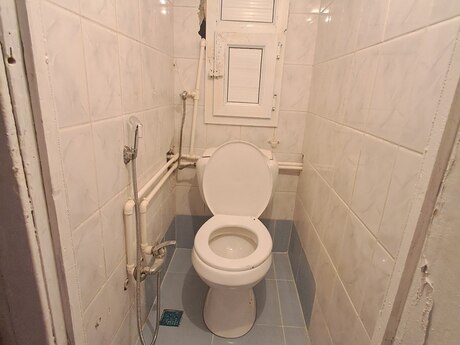 Bakıxanovda 2 otaqlı köhnə tikili mənzil kirayə verilir, 50 m², 500 AZN/ay, şəkil 4 / 9
