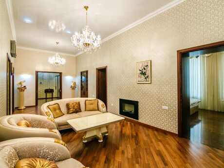 Sahildə 4 otaqlı köhnə tikili mənzil kirayə verilir, 220 m², 2 700 AZN/ay, şəkil 3 / 12