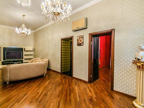 Sahildə 4 otaqlı köhnə tikili mənzil kirayə verilir, 220 m², 2 700 AZN/ay, şəkil 4 / 12