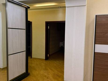 Сдаётся 3-комнатная квартира в новостройке, Həzi Aslanov, 110 м², 800 AZN/мес, фото 2 / 10