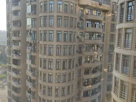 3-room new-build apartment for rent in Şah İsmayıl Xətai, 155 m², 1 500 AZN/mo, photo 2 / 12