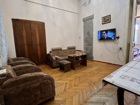 Продаётся 2-комнатная квартира в старом фонде, Sahil, 60 м², 248 000 AZN, фото 5 / 7