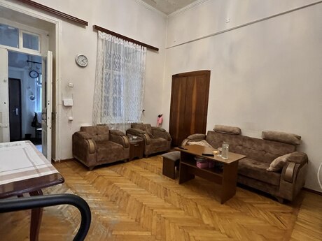 Продаётся 2-комнатная квартира в старом фонде, Sahil, 60 м², 248 000 AZN, фото 4 / 7