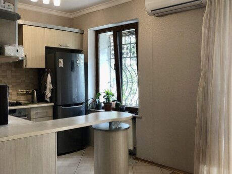 İçəri Şəhərdə 3 otaqlı köhnə tikili mənzil kirayə verilir, 80 m², 1 100 AZN/ay, şəkil 2 / 12