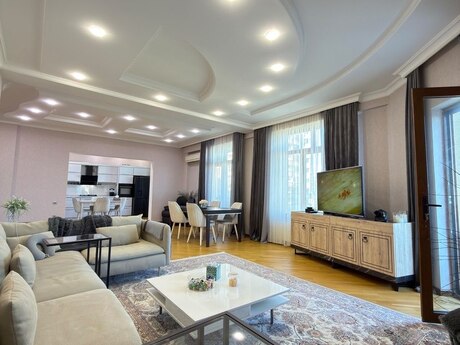 İçəri Şəhərdə 4 otaqlı yeni tikili mənzil satılır, 210 m², 750 000 AZN, şəkil 5 / 12