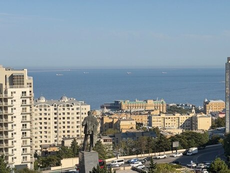 İçəri Şəhərdə 4 otaqlı yeni tikili mənzil satılır, 210 m², 750 000 AZN, şəkil 4 / 12
