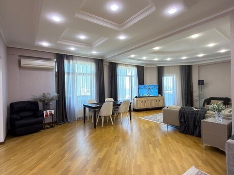 İçəri Şəhərdə 4 otaqlı yeni tikili mənzil satılır, 210 m², 750 000 AZN, şəkil 2 / 12