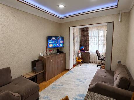 3-room old-build apartment for sale in Neftçilər, 70 m², 150 000 AZN, photo 2 / 12