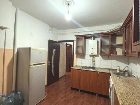 Yasamalda 2 otaqlı köhnə tikili mənzil kirayə verilir, 60 m², 650 AZN/ay, şəkil 5 / 9