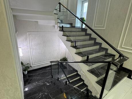 Ağ şəhərdə 8 otaqlı həyət evi satılır, 400 m², 895 000 AZN, şəkil 2 / 12