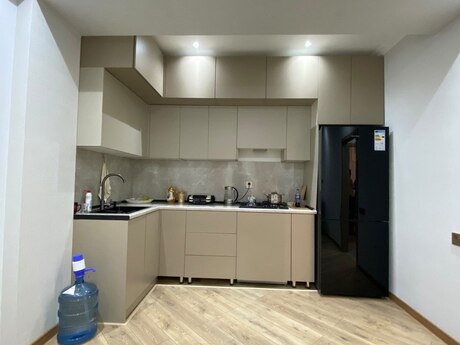 Qurtuluş 93 kompleksində 2 otaqlı yeni tikili mənzil satılır, 52 m², 82 000 AZN, şəkil 2 / 9