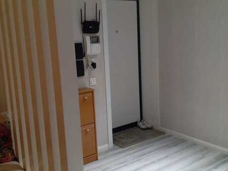 Yasamalda 3 otaqlı köhnə tikili mənzil satılır, 70 m², 249 000 AZN, şəkil 2 / 12