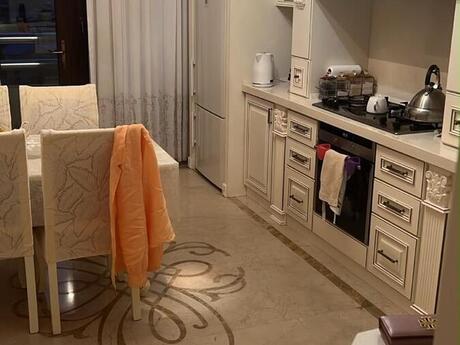 4-room new-build apartment for rent in Nizami, 170 m², 2 500 AZN/mo, photo 4 / 12