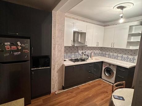 Azadlıq Prospektidə 2 otaqlı köhnə tikili mənzil satılır, 50 m², 200 000 AZN, şəkil 4 / 9
