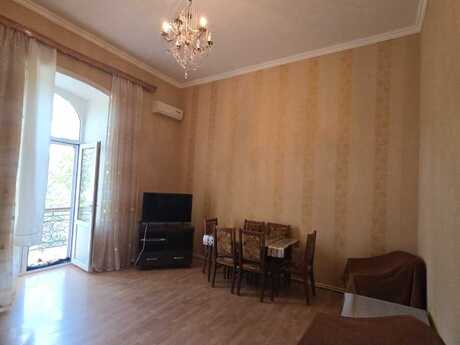Sahildə 3 otaqlı köhnə tikili mənzil satılır, 110 m², 350 000 AZN, şəkil 3 / 12