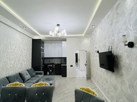 3-room new-build apartment for rent in Memar Əcəmi, 120 m², 900 AZN/mo, photo 2 / 8