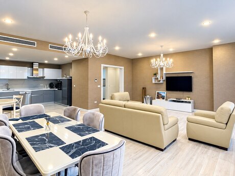 3 rooms · 178 m²