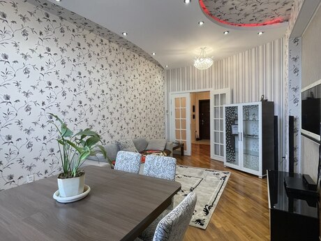 Продаётся 3-комнатная квартира в новостройке, Azadlıq Prospekti, 80 м², 240 000 AZN, фото 2 / 12