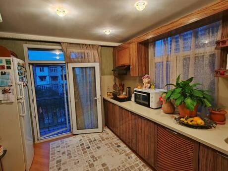 Продаётся 2-комнатная квартира в старом фонде, Yasamal, 60 м², 192 000 AZN, фото 4 / 12