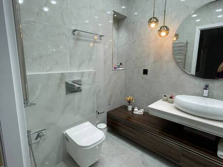 8 Noyabrda 3 otaqlı yeni tikili mənzil kirayə verilir, 148 m², 2 100 AZN/ay, şəkil 2 / 12