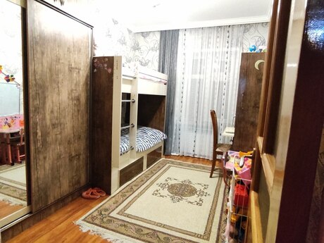 Badamdarda 5 otaqlı köhnə tikili mənzil satılır, 100 m², 310 000 AZN, şəkil 2 / 12