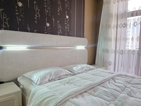 Elan №6521037 - Bakı, 28 May m., 3 otaqlı, 80 m², 12/19 mərtəbə