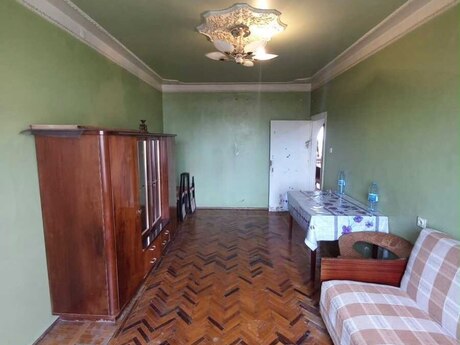 Əhmədlidə 2 otaqlı köhnə tikili mənzil satılır, 65 m², 146 000 AZN, şəkil 2 / 8