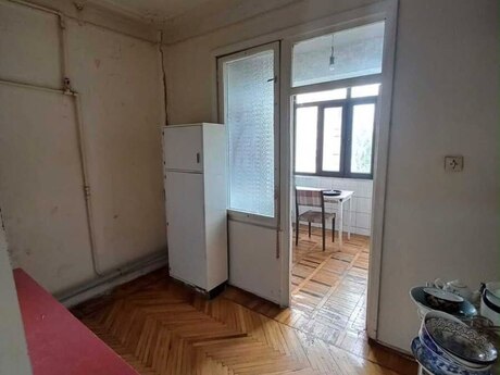 Əhmədlidə 2 otaqlı köhnə tikili mənzil satılır, 65 m², 146 000 AZN, şəkil 4 / 8