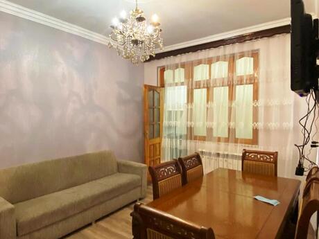 Gənclikdə 3 otaqlı köhnə tikili mənzil satılır, 60 m², 167 000 AZN, şəkil 2 / 10