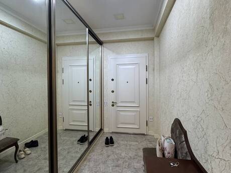 Gənclikdə 3 otaqlı yeni tikili mənzil kirayə verilir, 145 m², 1 350 AZN/ay, şəkil 4 / 12