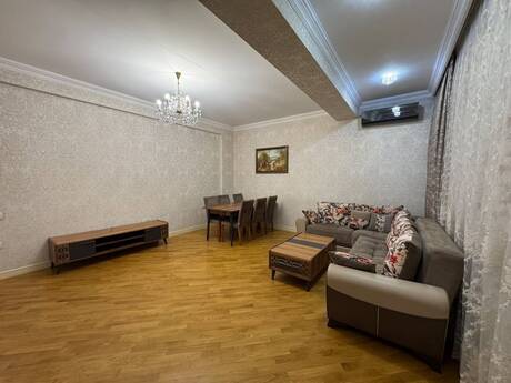 Gənclikdə 3 otaqlı yeni tikili mənzil kirayə verilir, 145 m², 1 350 AZN/ay, şəkil 2 / 12
