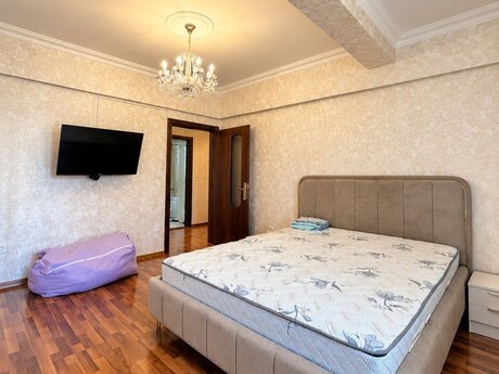Продаётся 3-комнатная квартира в новостройке, İnşaatçılar, 95 м², 250 000 AZN, фото 4 / 12