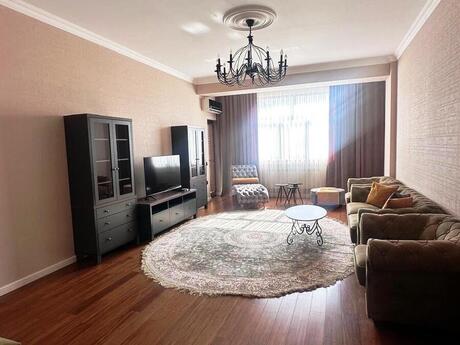 Elan №6528468 - Bakı, Şah İsmayıl Xətai m., 3 otaqlı, 115 m², 11/15 mərtəbə