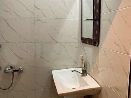 Yeni Yasamalda 2 otaqlı köhnə tikili mənzil kirayə verilir, 45 m², 480 AZN/ay, şəkil 3 / 8