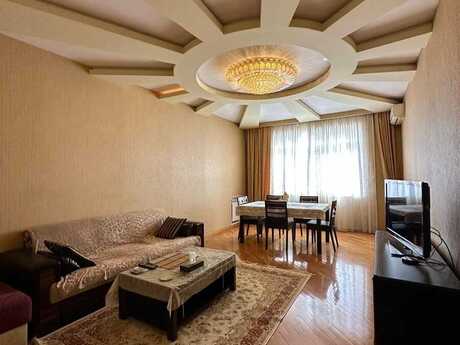 2-room new-build apartment for rent in Gənclik, 100 m², 1 000 AZN/mo, photo 2 / 12