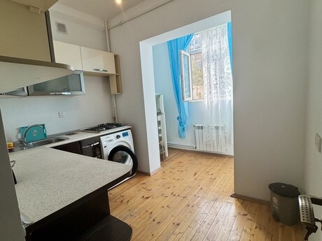 Yeni Yasamalda 2 otaqlı köhnə tikili mənzil satılır, 64 m², 157 000 AZN, şəkil 4 / 11