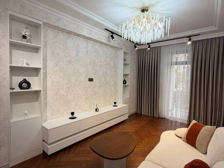 28 Mayda 2 otaqlı yeni tikili mənzil satılır, 67 m², 287 000 AZN, şəkil 2 / 12