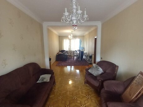 Elan №6528637 - Bakı, 8-ci mikrorayon q., 5 otaqlı, 120 m², 6/9 mərtəbə