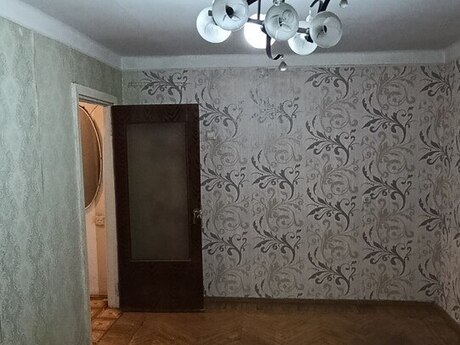 Продаётся 1-комнатная квартира в старом фонде, İnşaatçılar, 33 м², 135 000 AZN, фото 2 / 7