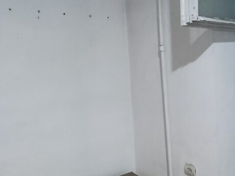 Продаётся 1-комнатная квартира в старом фонде, İnşaatçılar, 33 м², 135 000 AZN, фото 3 / 7