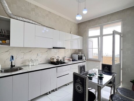 Продаётся 3-комнатная квартира в новостройке, Yeni Günəşli, 95 м², 255 000 AZN, фото 2 / 12