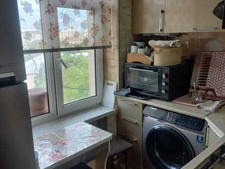 Neftçilərdə 2 otaqlı köhnə tikili mənzil satılır, 50 m², 138 600 AZN, şəkil 5 / 8