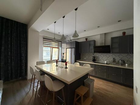4-room new-build apartment for rent in Ağ şəhər, 220 m², 2 500 AZN/mo, photo 2 / 12