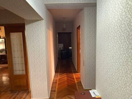 Продаётся 4-комнатная квартира в старом фонде, 20 Yanvar, 130 м², 286 999 AZN, фото 5 / 12