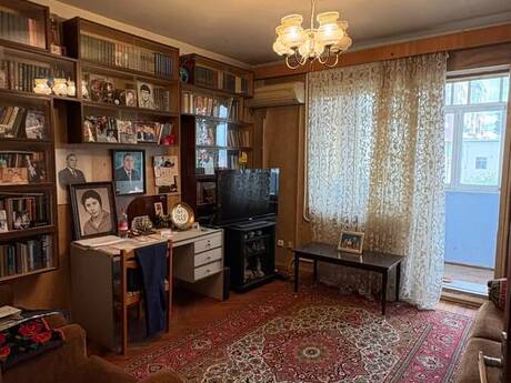 Продаётся 4-комнатная квартира в старом фонде, 20 Yanvar, 130 м², 286 999 AZN, фото 2 / 12