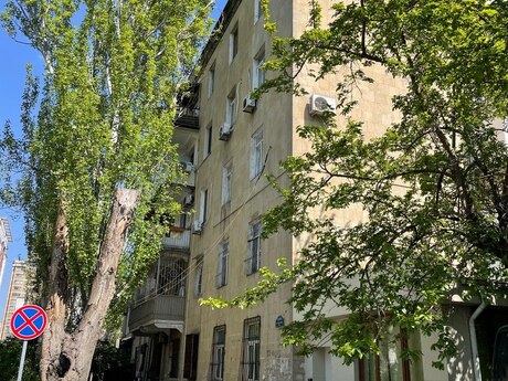 Продаётся 2-комнатная квартира в старом фонде, Elmlər Akademiyası, 68 м², 225 000 AZN, фото 2 / 12