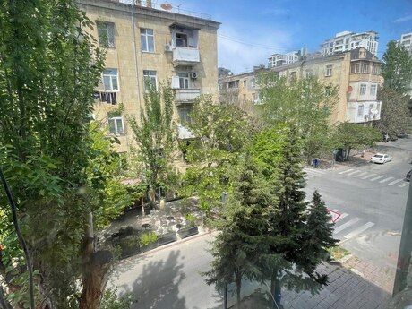 Объявление №6529065 - Баку, м. Элмляр Академиясы, 2-комн., 68 м², 2/5 этаж