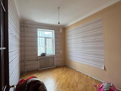 Elmlər Akademiyasında 3 otaqlı köhnə tikili mənzil satılır, 88 m², 240 000 AZN, şəkil 5 / 12