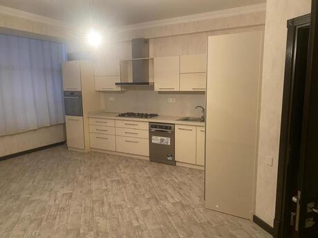 4 otaq · 205 m²