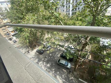Elmlər Akademiyasında 2 otaqlı köhnə tikili mənzil kirayə verilir, 75 m², 650 AZN/ay, şəkil 5 / 12
